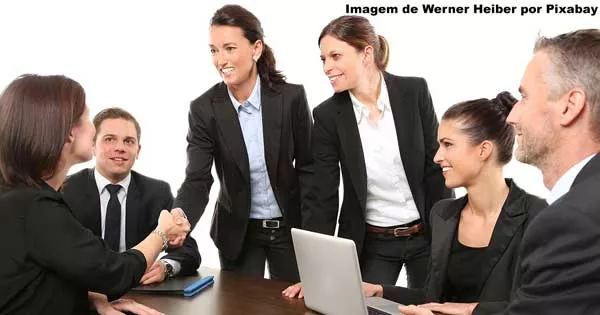 Qual a diferença entre listagem direta e IPO?